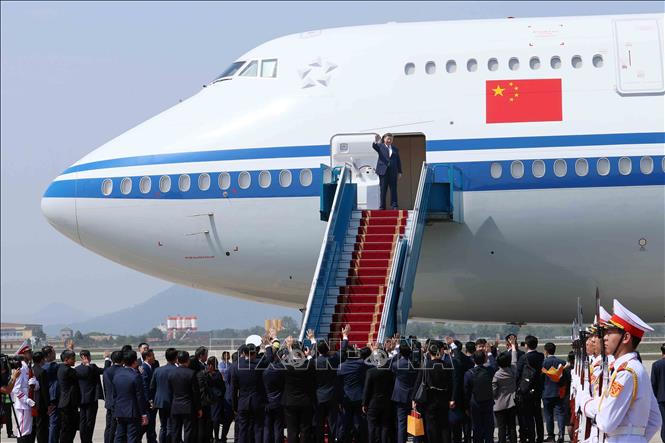 Thủ tướng Phạm Minh Chính ra sân bay tiễn Tổng Bí thư, Chủ tịch nước Trung Quốc Tập Cận Bình