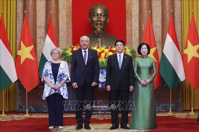 Chủ tịch nước Lương Cường chủ trì lễ đón chính thức Tổng thống Hungary