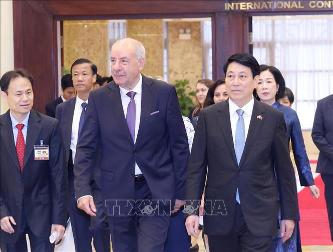 Chủ tịch nước Lương Cường chủ trì chiêu đãi chính thức Tổng thống Hungary