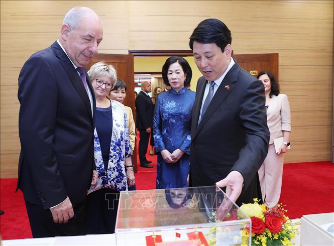 Chủ tịch nước Lương Cường chủ trì chiêu đãi chính thức Tổng thống Hungary