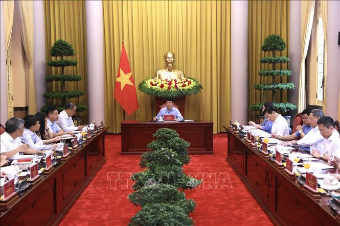 Chủ tịch nước Lương Cường làm việc với Văn phòng Chủ tịch nước về các nhiệm vụ trọng tâm thời gian tới