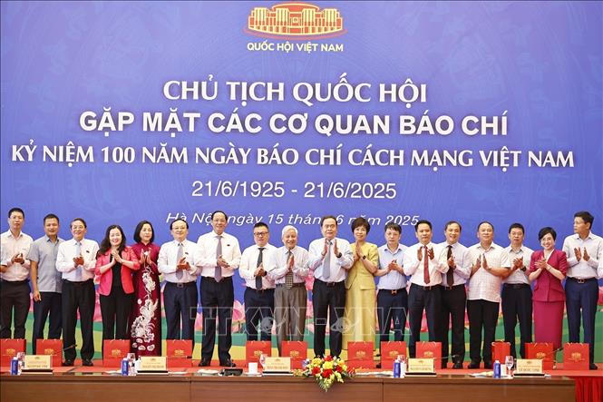 Chủ tịch Quốc hội: Báo chí đưa hơi thở cuộc sống, tâm nguyện của cử tri đến với nghị trường