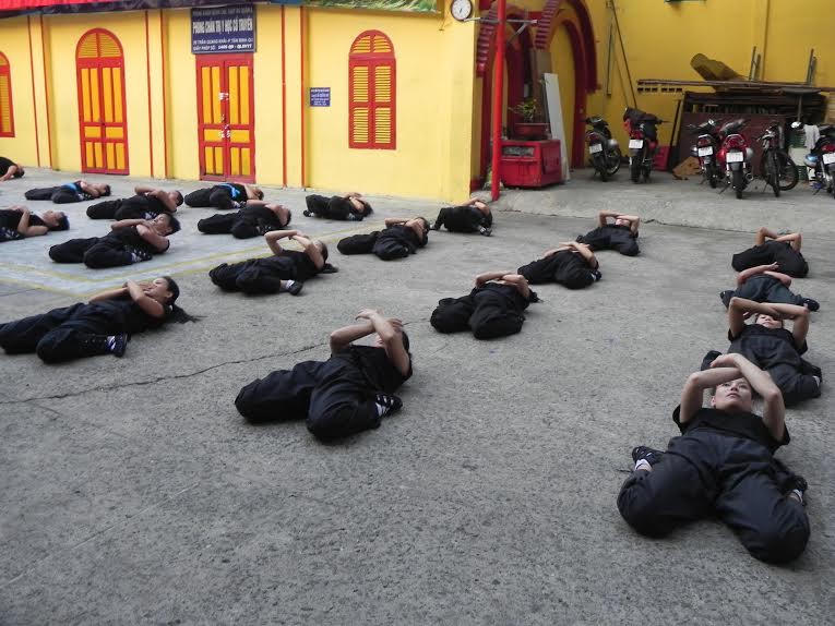 Phụ nữ Sài Gòn đua nhau đi học võ