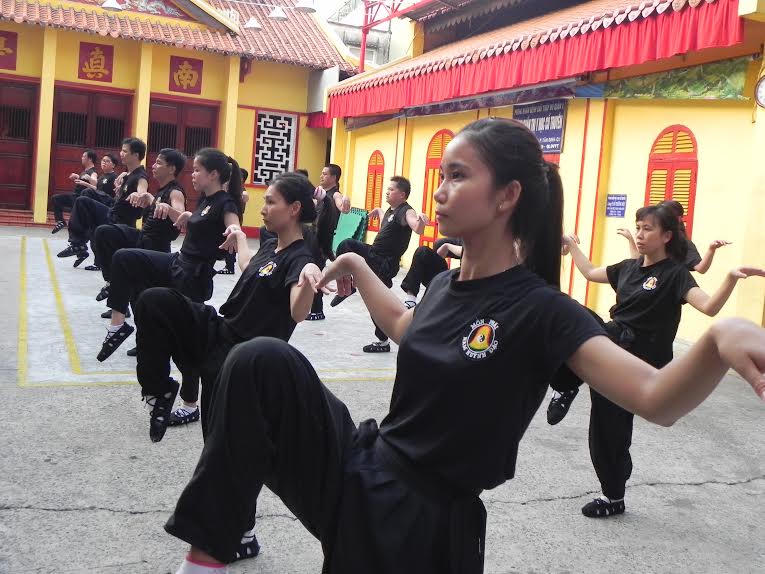 Phụ nữ Sài Gòn đua nhau đi học võ