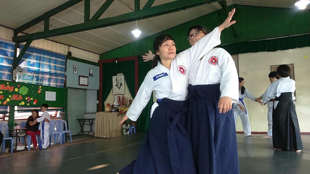 Phụ nữ Sài Gòn đua nhau đi học võ