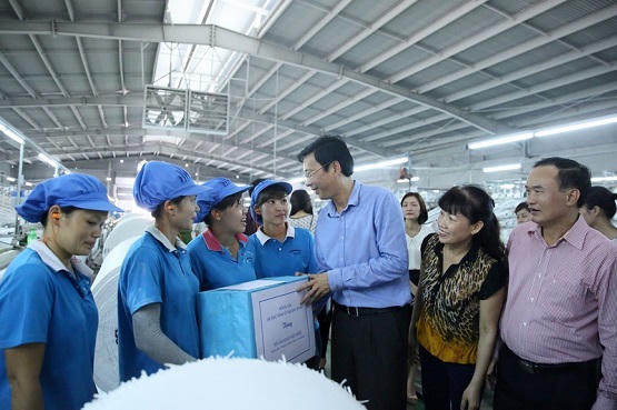 Bí thư tỉnh ủy Quảng Ninh cam kết đồng hành, bảo vệ người lao động