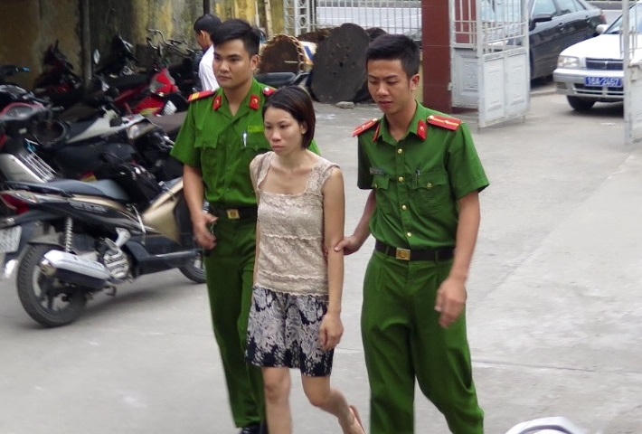 Mẹ của hai trẻ bị bỏ rơi ở Hải Phòng: 'Cứ gặp đàn ông là đẻ'