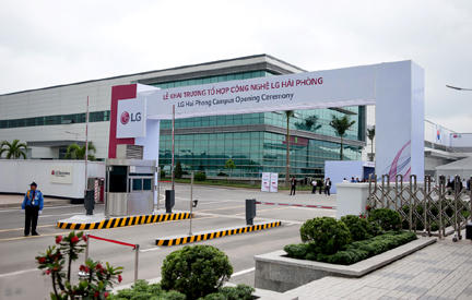 Lãnh đạo TP Hải Phòng đối thoại với công nhân