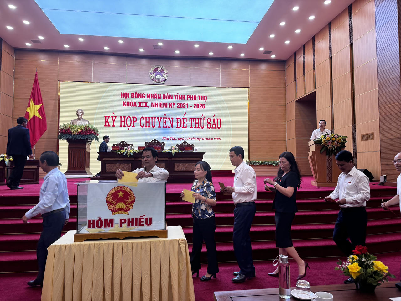 Giám đốc Sở Y tế Nguyễn Huy Ngọc được bầu giữ chức Phó Chủ tịch tỉnh Phú Thọ 