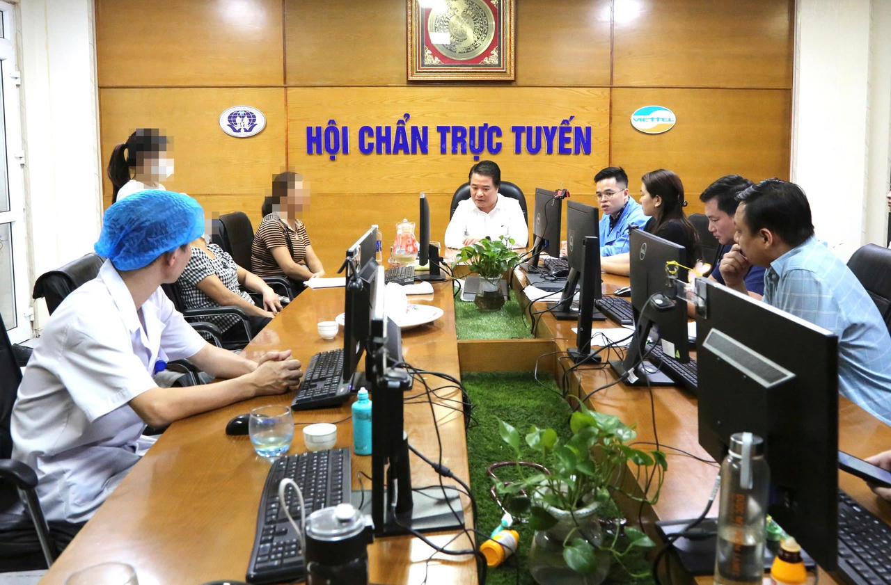 Các bác sĩ xuyên đêm phẫu thuật lấy tạng từ bệnh nhân chết não, giúp “tái sinh” 4 cuộc đời 