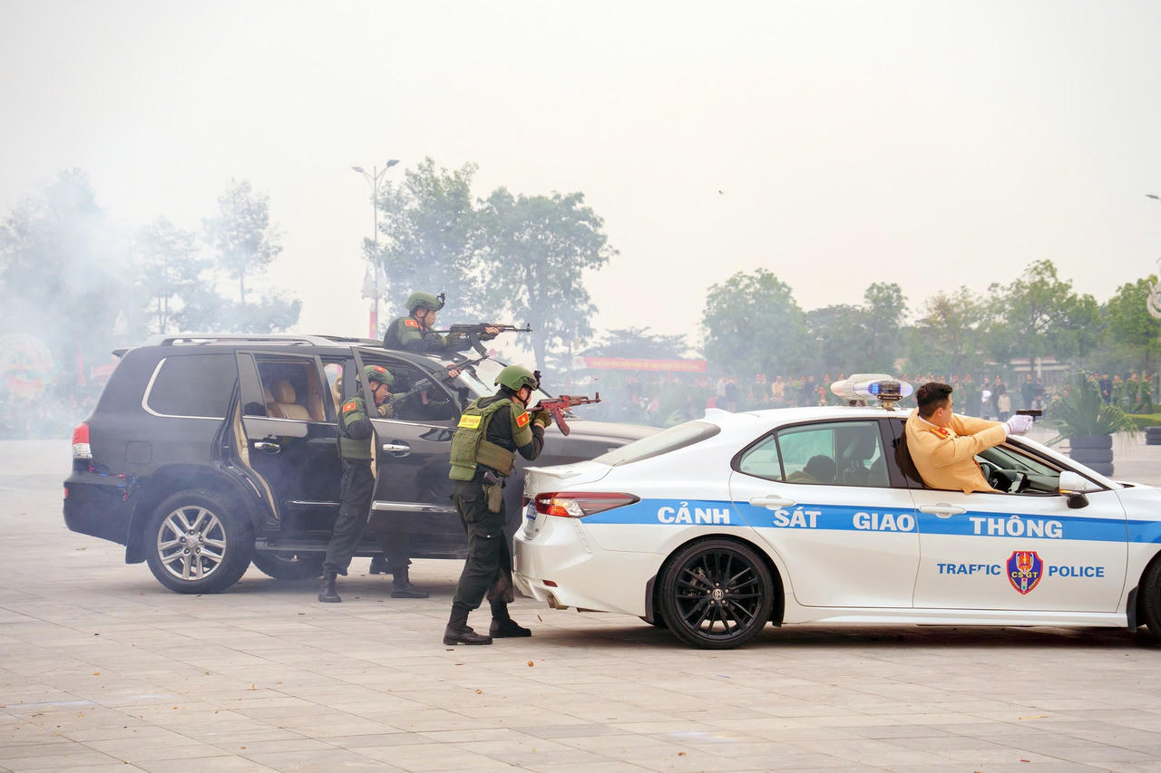 Khai mạc Đại hội khỏe "Vì An ninh Tổ quốc" và Hội thi điều lệnh, quân sự, võ thuật CAND