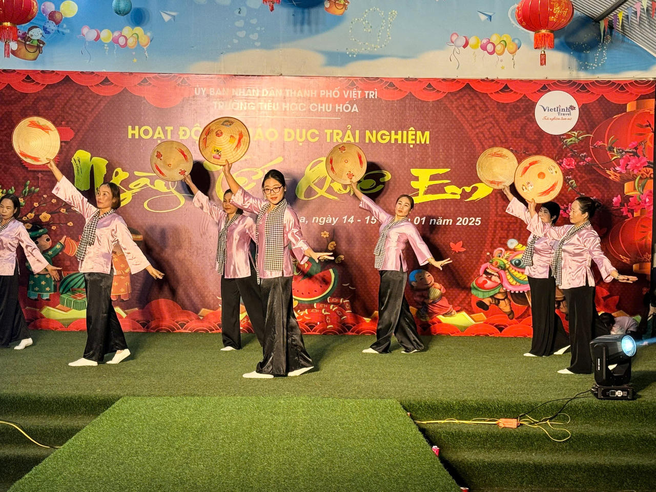 Rộn ràng sắc xuân với trải nghiệm 'Ngày Tết quê em' tại Trường Tiểu học Chu Hóa (Phú Thọ)