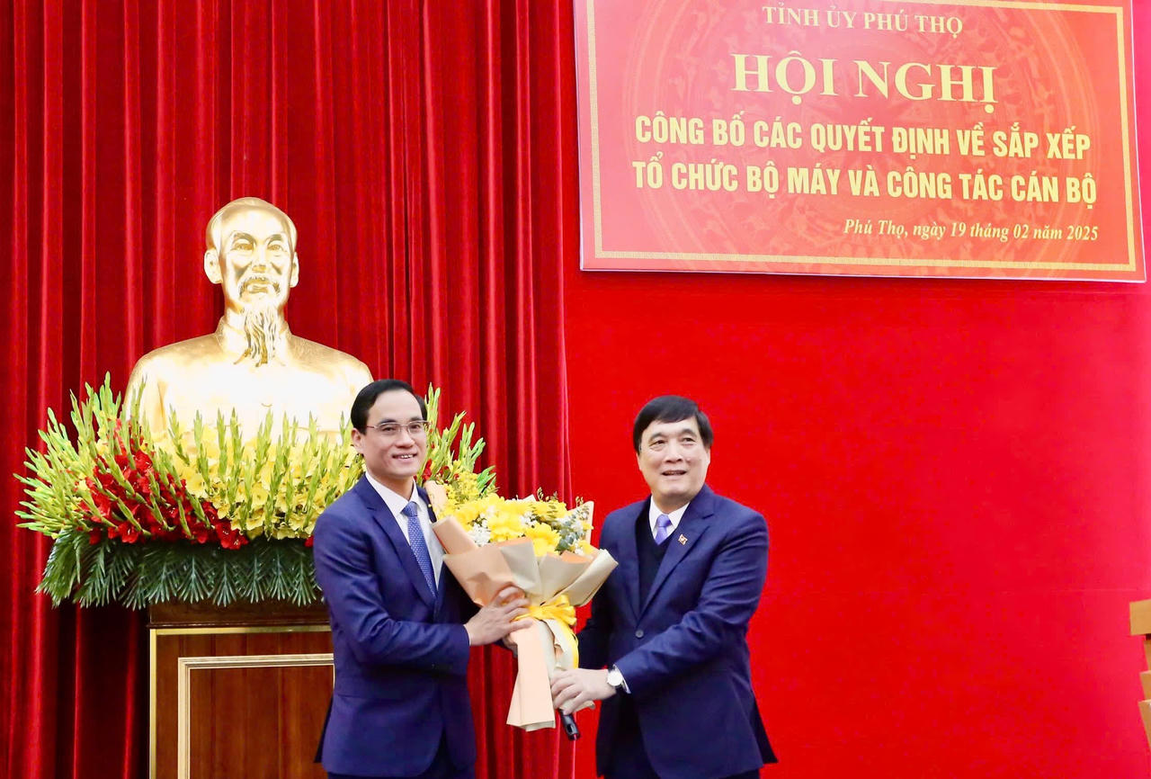 Phú Thọ công bố các Quyết định về công tác sắp xếp tổ chức bộ máy và công tác cán bộ