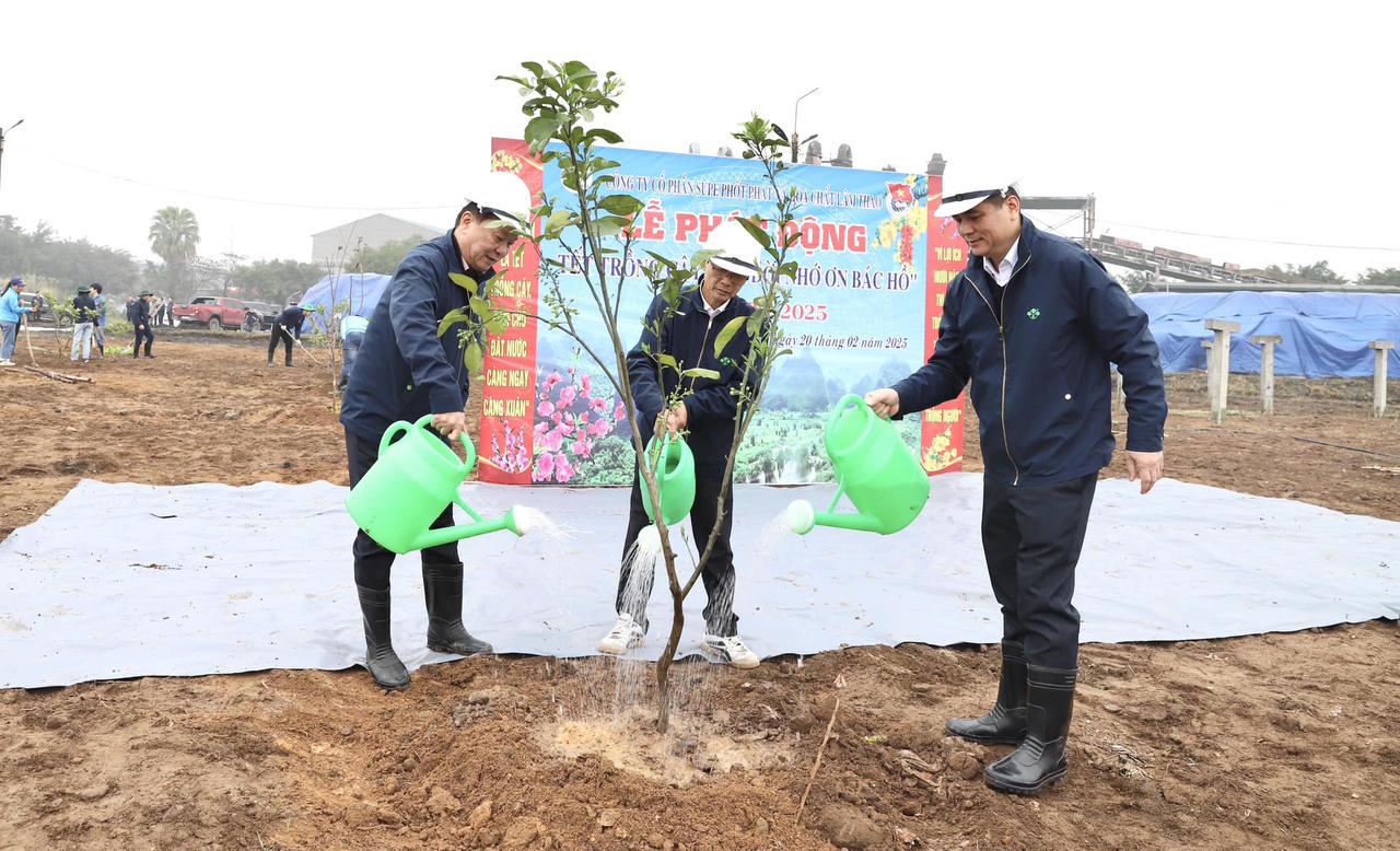 Tết trồng cây tại Supe Lâm Thao 