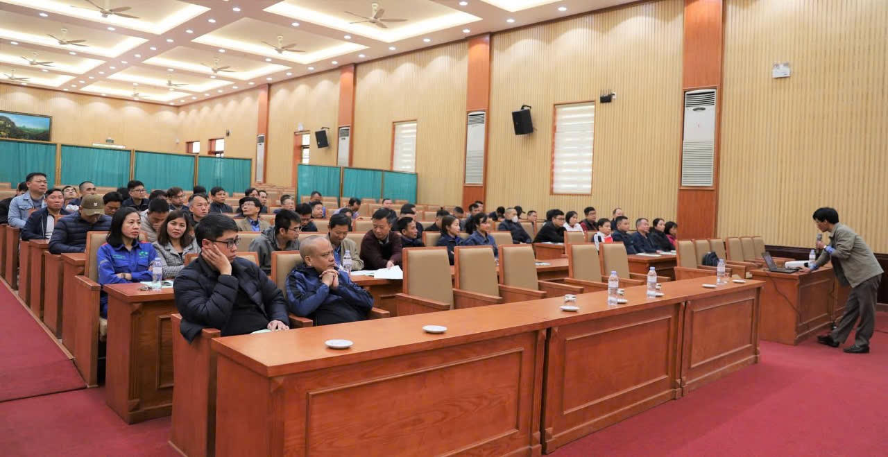 Supe Lâm Thao nâng cao kiến thức, kỹ năng an toàn điện cho người lao động 