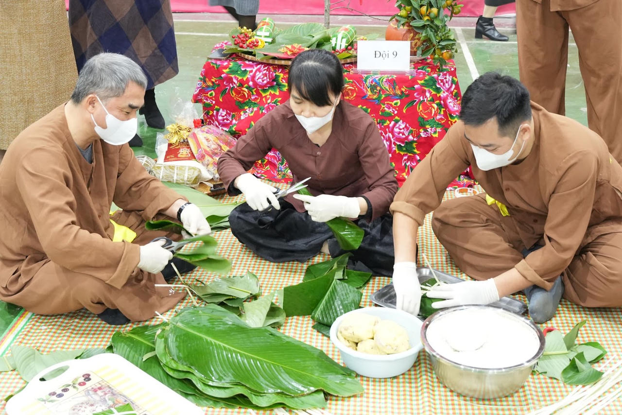 Công đoàn Trường Đại học Công Đoàn tổ chức hội thi gói bánh chưng với chủ đề “Tết sum vầy – Xuân ơn Đảng”