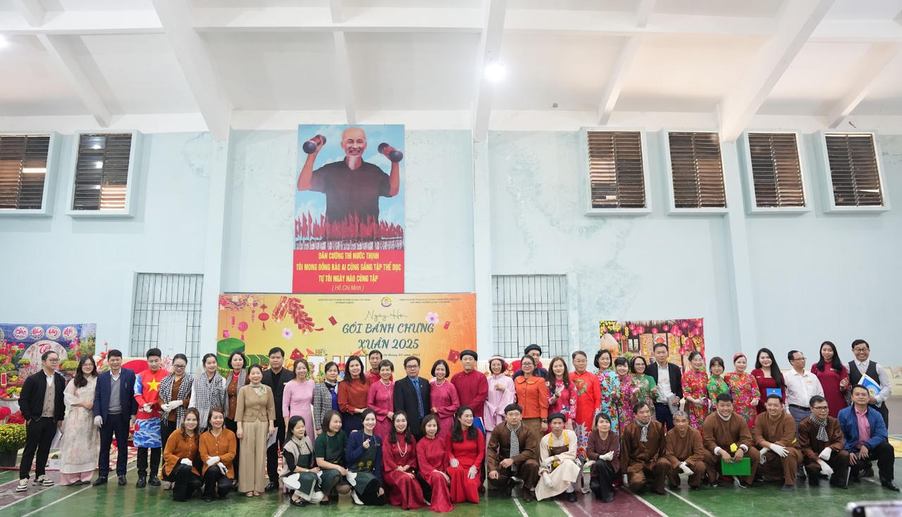 Công đoàn Trường Đại học Công Đoàn tổ chức hội thi gói bánh chưng với chủ đề “Tết sum vầy – Xuân ơn Đảng”