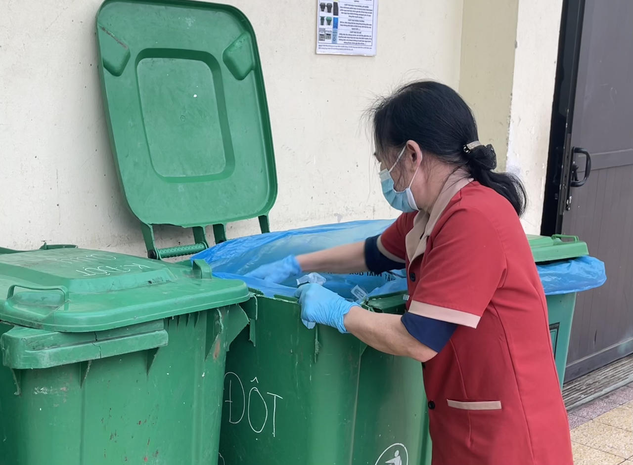 Niềm vui của những người phụ nữ “quên mình” vì kế sinh nhai trong ngày 8/3