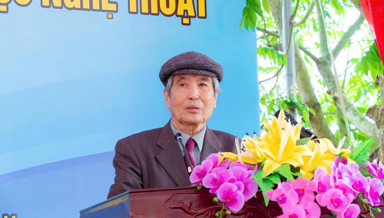 Tôn vinh Anh hùng Lao động Minh Chuyên – người viết sử bằng văn chương, hình ảnh hậu chiến