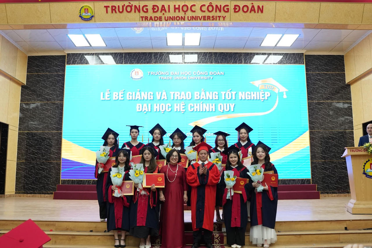 Trường Đại học Công đoàn tổ chức Lễ Bế giảng và Trao Bằng tốt nghiệp năm 2025