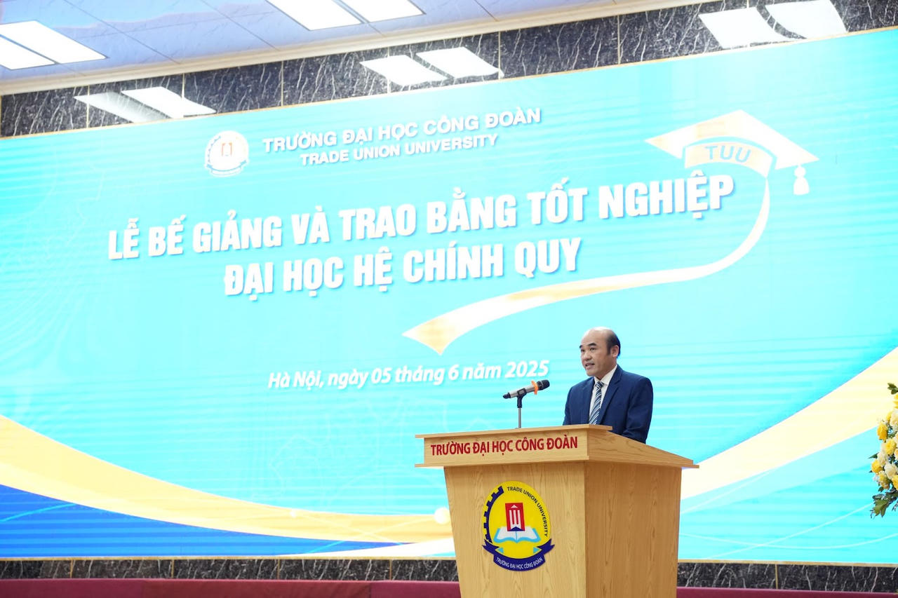 Trường Đại học Công đoàn tổ chức Lễ Bế giảng và Trao Bằng tốt nghiệp năm 2025