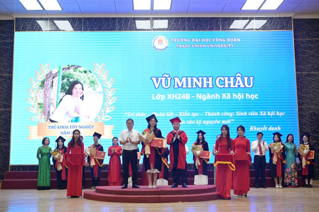 Trường Đại học Công đoàn tổ chức Lễ Bế giảng và Trao Bằng tốt nghiệp năm 2025