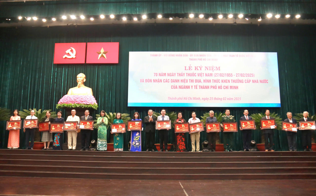 Kỷ niệm 70 năm ngày Thầy thuốc Việt Nam: TPHCM mong mỏi thời điểm nào các y bác sĩ cũng hết sức nâng cao trách nhiệm của chính mình 