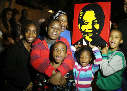 Hình ảnh thế giới tiếc thương cựu Tổng thống Nam Phi Mandela