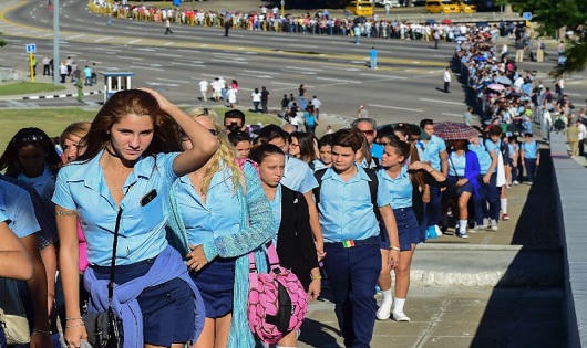 Người Cuba khóc nức nở tiễn biệt lãnh tụ Fidel Castro