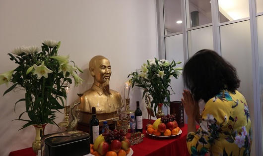 ĐSQ Việt Nam tại Hà Lan kỷ niệm 127 năm Ngày sinh Chủ tịch Hồ Chí Minh