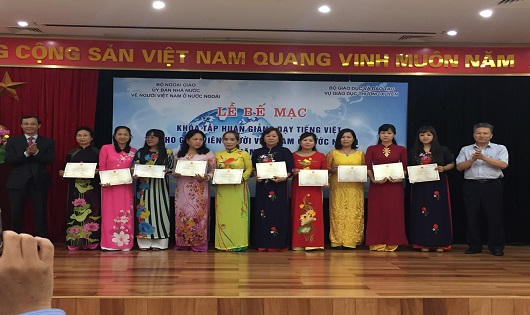 73 giáo viên Việt Nam ở nước ngoài hoàn thành tập huấn giảng dạy tiếng Việt 