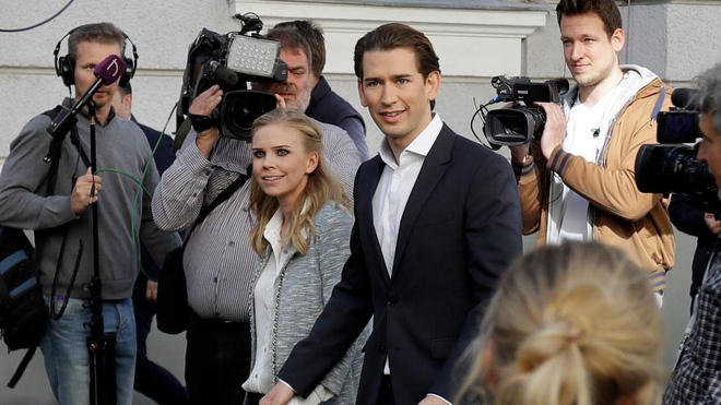 Chuyện tình đáng ngưỡng mộ của vị nguyên thủ trẻ nhất thế giới 