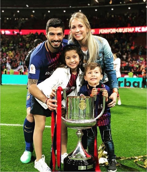 Dàn người đẹp nóng bỏng nhất của các danh thủ tại World Cup