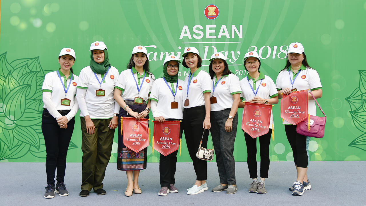 Thắt chặt tình đoàn kết đại gia đình ASEAN