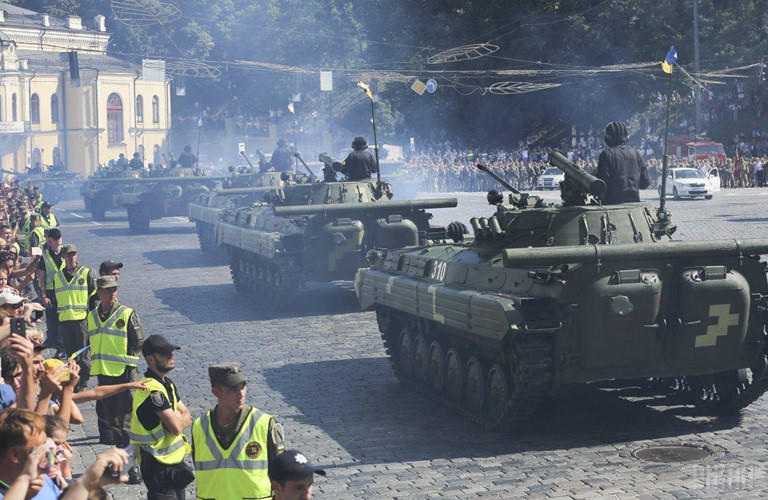 Ukraine duyệt binh lớn nhất trong lịch sử