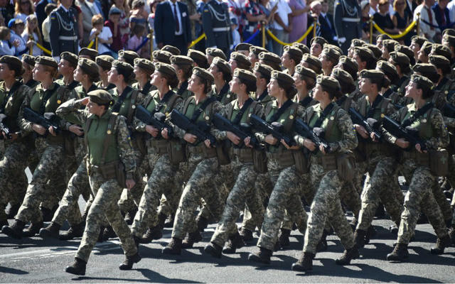 Ukraine duyệt binh lớn nhất trong lịch sử