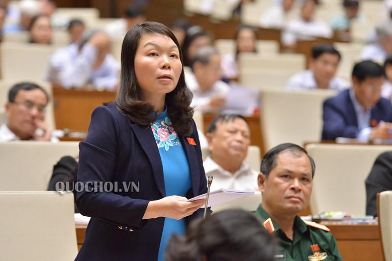 ĐBQH truy trách nhiệm vụ hàng trăm container rác thải không người nhận