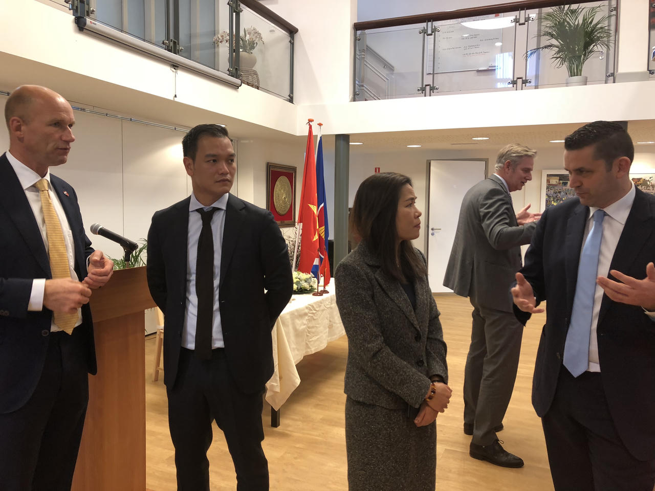 Thông tin tình hình, chính sách kinh tế của Việt Nam cho doanh nghiệp Hà Lan 