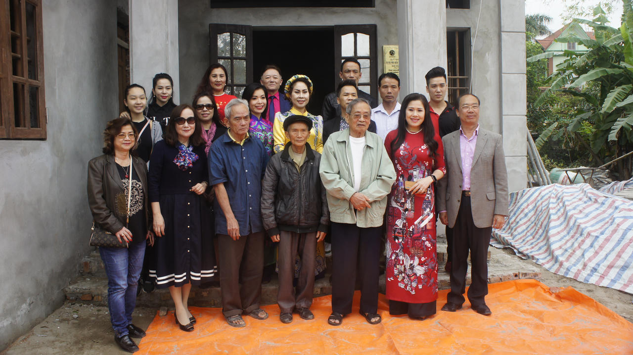 Lan tỏa yêu thương qua tấm lòng những “Đại sứ áo dài”