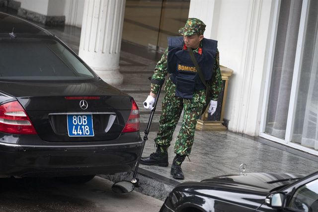 Xe bọc thép đảm bảo an ninh dịp lãnh đạo Mỹ - Triều tới Việt Nam