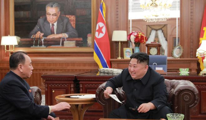 “So găng” dàn trợ lý của ông Trump và ông Kim tại thượng đỉnh ở Việt Nam 