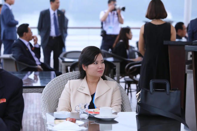 Chân dung 'người đẹp quyền lực' tháp tùng ông Kim dự các thượng đỉnh lịch sử