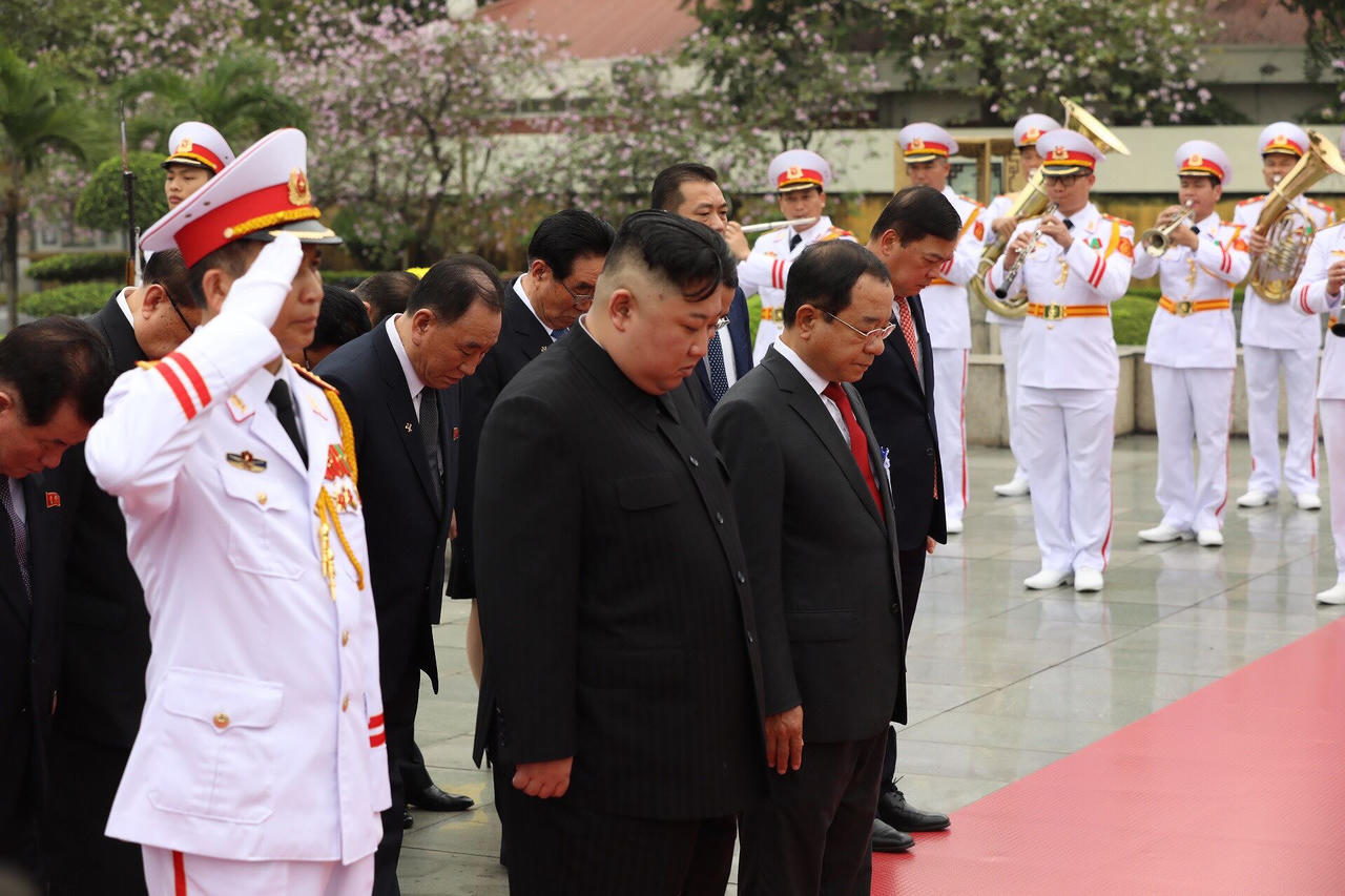 Chủ tịch Triều Tiên Kim Jong-un viếng Lăng Chủ tịch Hồ Chí Minh