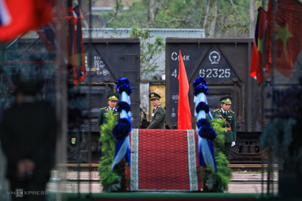 Chủ tịch Triều Tiên Kim Jong-un viếng Lăng Chủ tịch Hồ Chí Minh