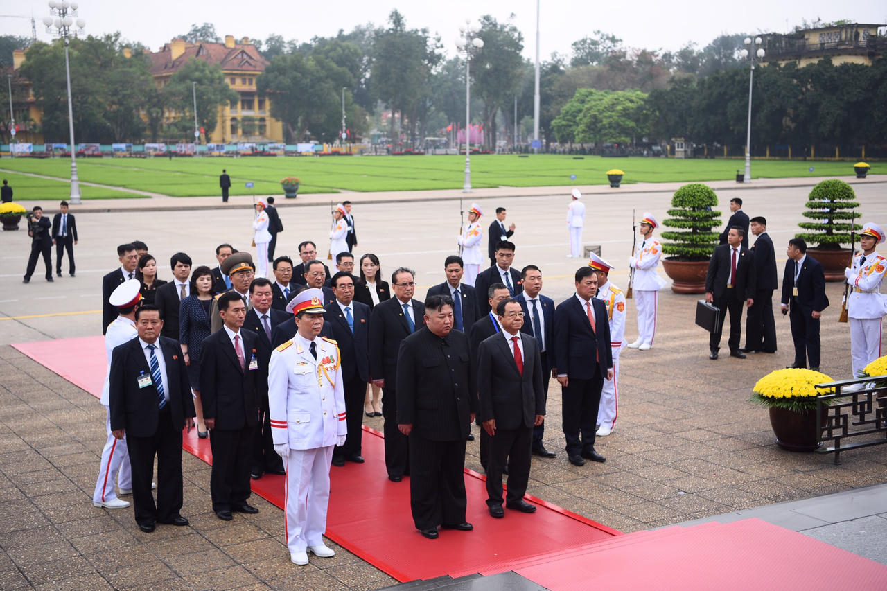 Chủ tịch Triều Tiên Kim Jong-un viếng Lăng Chủ tịch Hồ Chí Minh