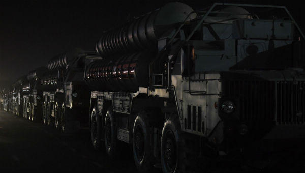 Hàng loạt thiết bị quân sự của Nga đổ về thủ đô Moscow