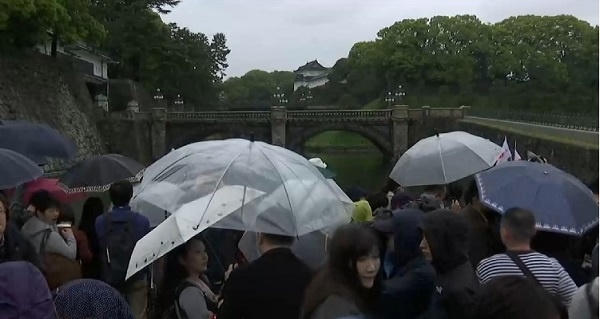 Nhật hoàng Akihito tuyên bố thoái vị, cảm ơn sự ủng hộ của người dân