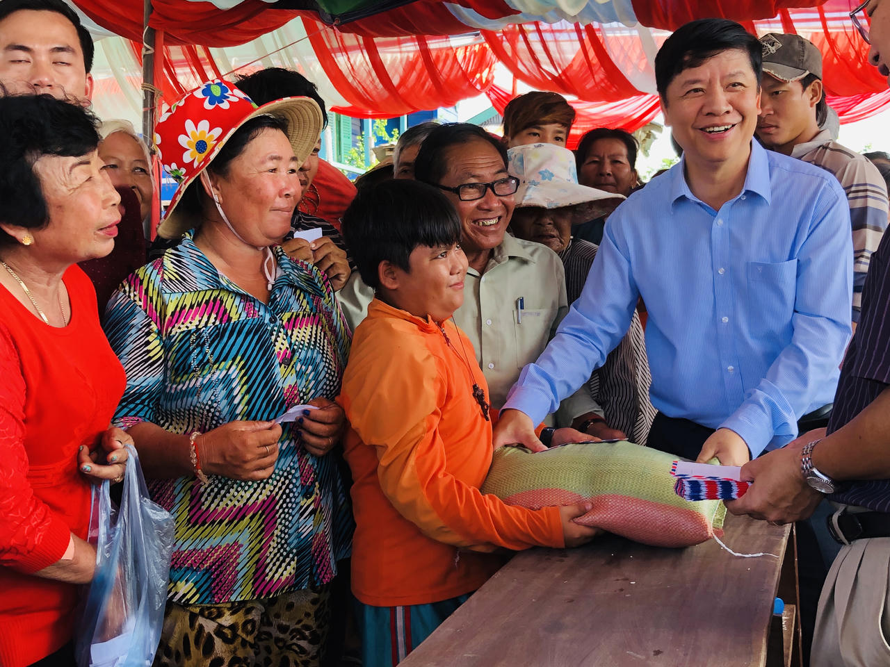 Đề nghị Campuchia quan tâm giải quyết khó khăn về giấy tờ pháp lý của bà con gốc Việt