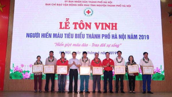 Hà Nội tôn vinh người hiến máu tiêu biểu năm 2019