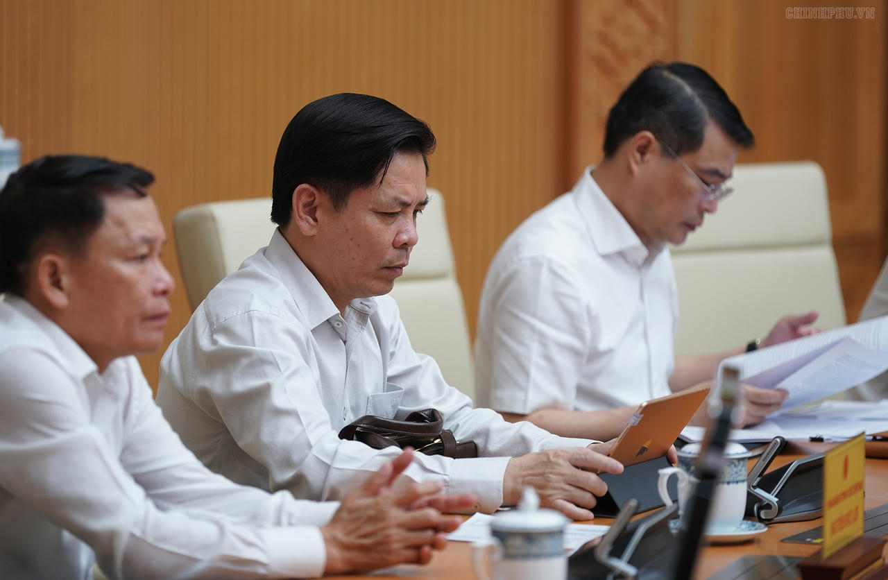 Thủ tướng yêu cầu Hà Nội, TP HCM tìm giải pháp khắc phục ô nhiễm không khí